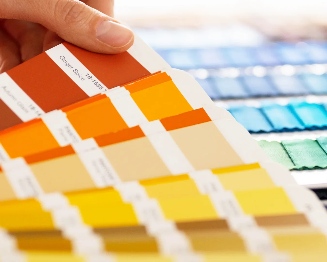 Distinguer les codes couleurs : comment choisir celui qui convient le mieux à votre projet ?