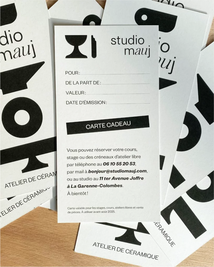 Support imprimé graphisme atelier de céramique modelage et tournage