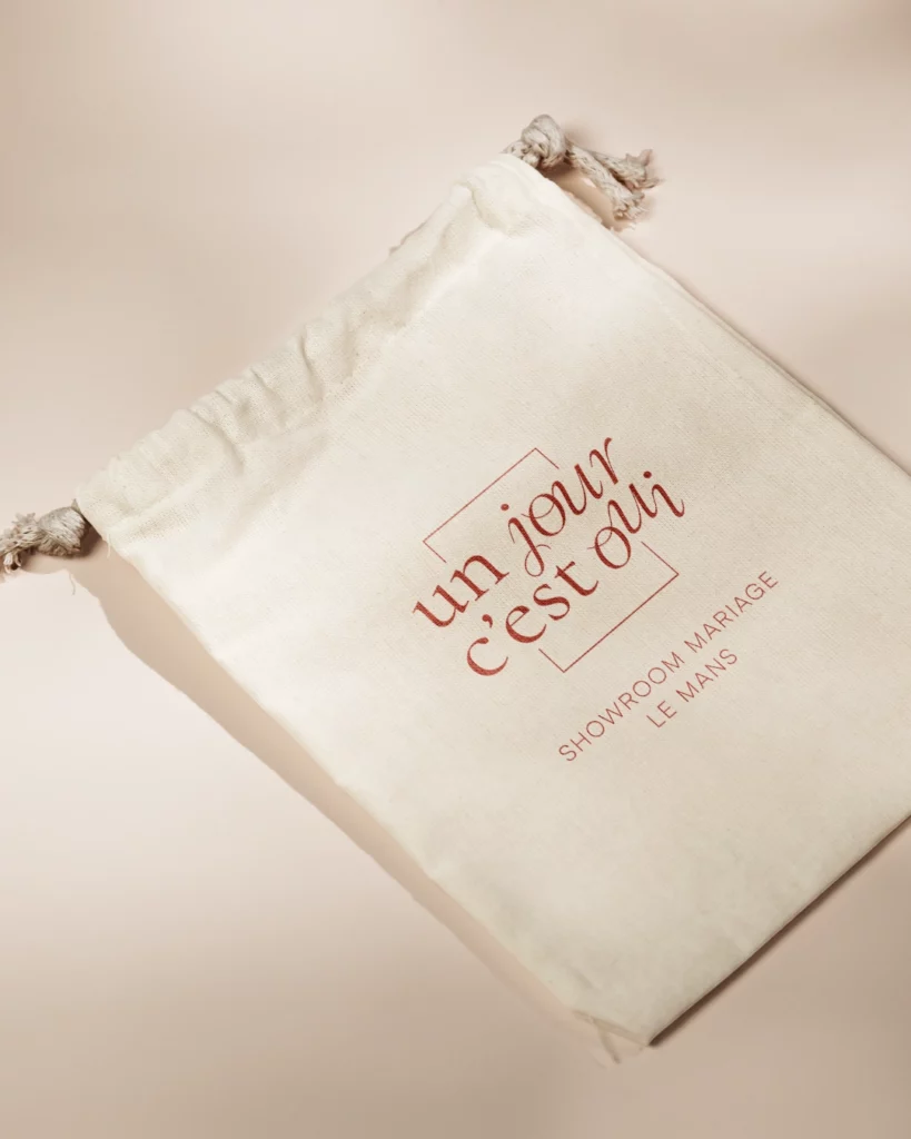 pochette design logo showroom mariage au mans